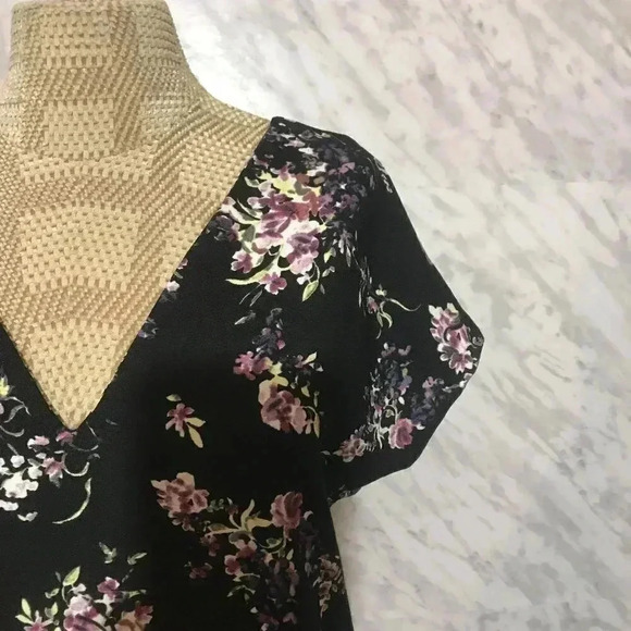 Dynamite Shift DressFloral XS - Picture 3 of 4